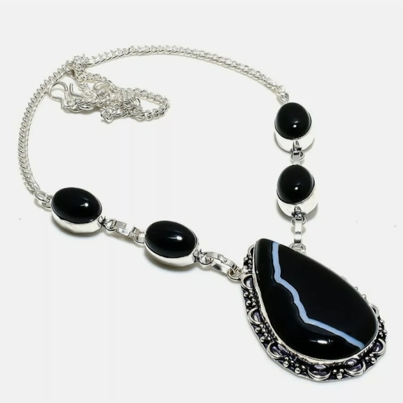 New Banded Agate and Black Onyx Silver Necklace. - Picture 1 of 1